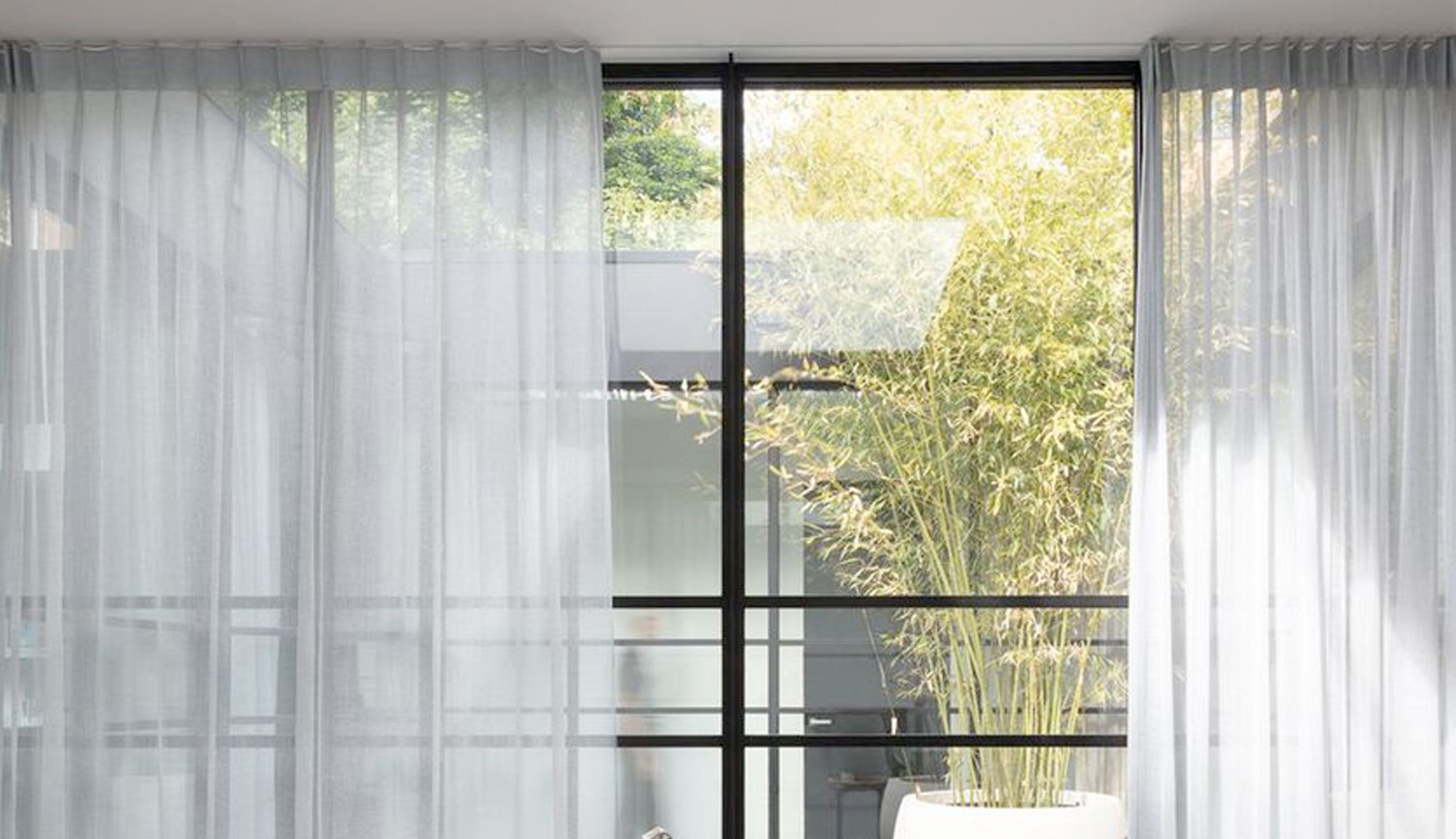 Choosing the right curtain header