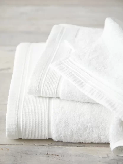 Wallace Cotton Oasis Towel Set - White